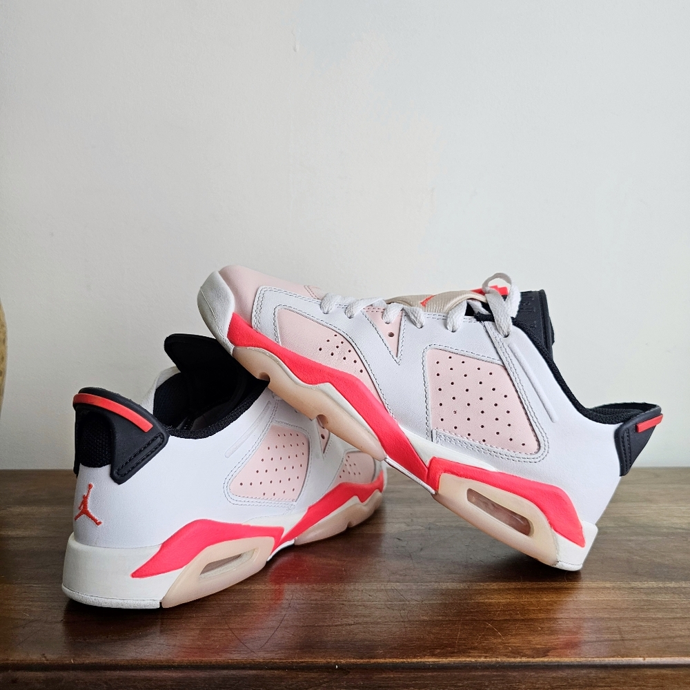 Nike Air Jordan Retro 6 Low - White and Pink Youth 6 Women's 7.5 768878-102